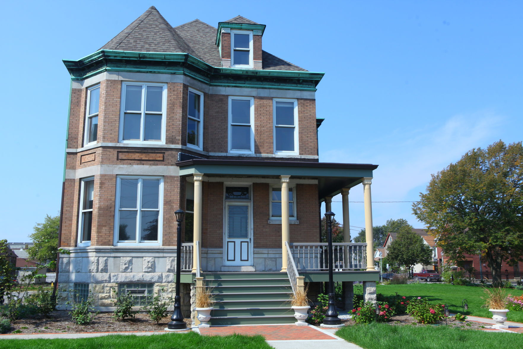 Schrage Family Mansion